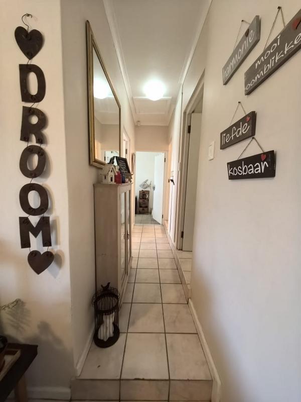 3 Bedroom Property for Sale in Fraaiuitsig Western Cape